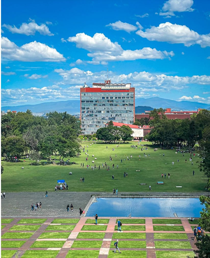 Foto de Ciudad Universitaria con la Torre II de Humanidades